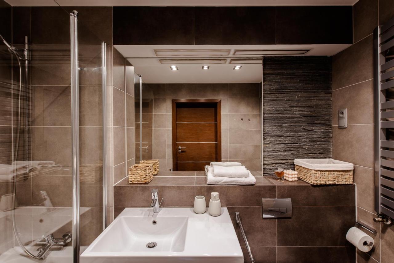 Spacious Apartment Close To Main Station / Galeria Krakowska ภายนอก รูปภาพ