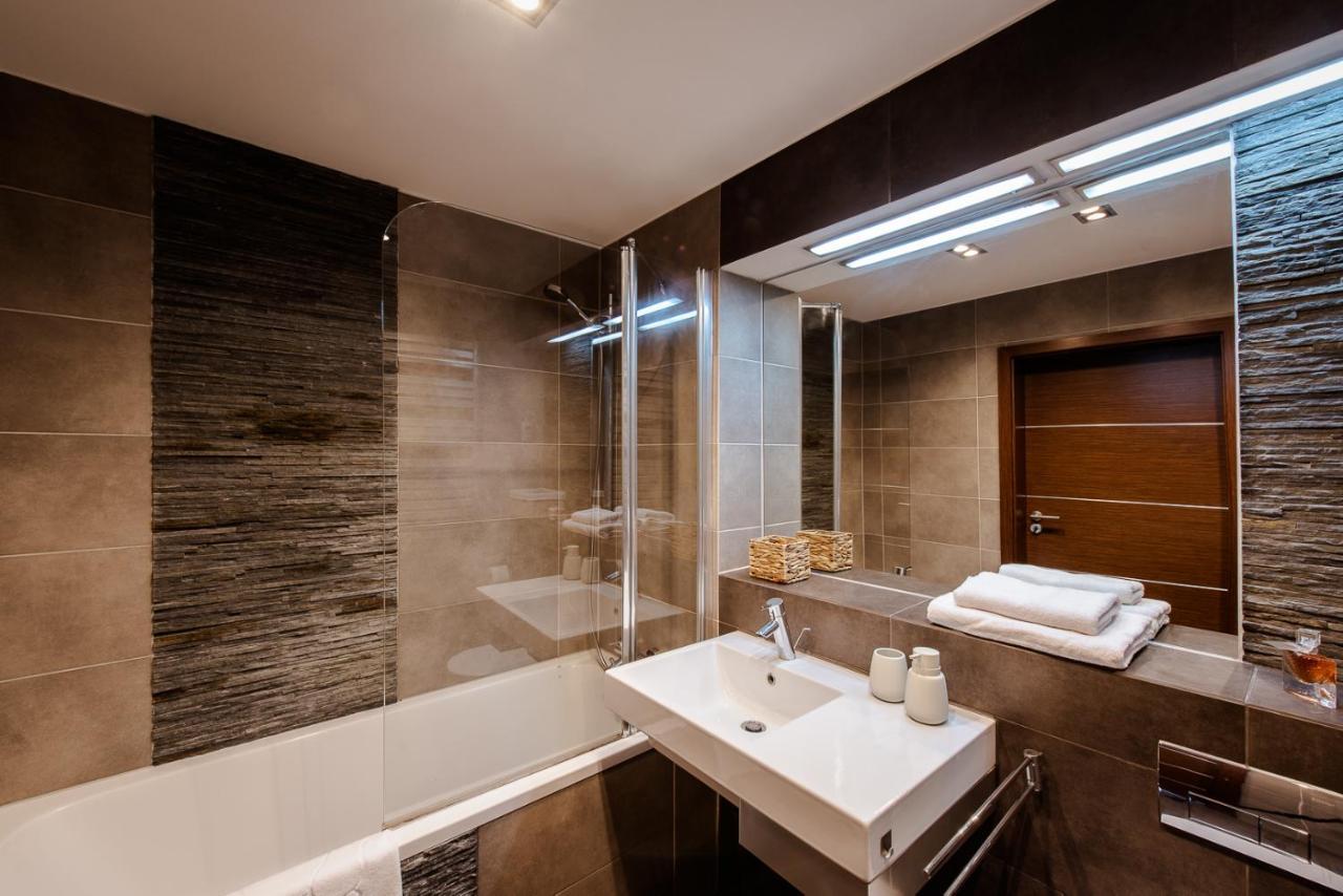 Spacious Apartment Close To Main Station / Galeria Krakowska ภายนอก รูปภาพ